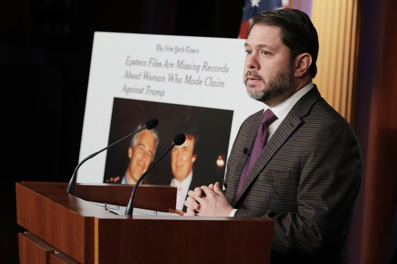 Rúben Gallego durante la madrugada de uno de esos días de agosto del 2025 permaneció en un club nocturno de Bogotá hasta las 3:00 de la mañana, pese a que la Embajada de Estados Unidos le advirtió no estar ahí.