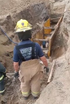 Organismos de socorro adelantan labores de rescate tras la emergencia registrada en El Carmelo, Candelaria.
