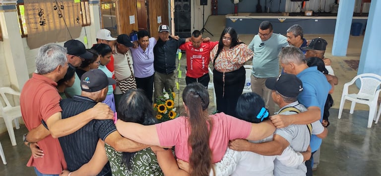 Firmantes de paz, líderes comunales, docentes y miembros de organizaciones sociales de las veredas Vilachí y El Águila, en Santander de Quilichao, se reúnen en el marco de las Agendas Comunitarias, Diálogos para el Futuro, estrategia que adelanta la Agencia para la Reincorporación y Normalización, ARN, en el Cauca.