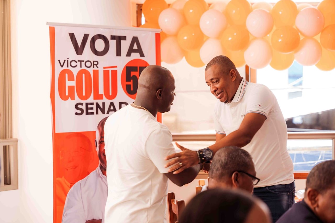 Golú participa en una jornada de trabajo social.