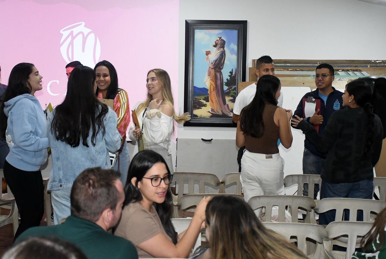 Cali: Regreso de jovenes a la iglesia catolica. La Maria, Pance.foto José L Guzmán. EL País