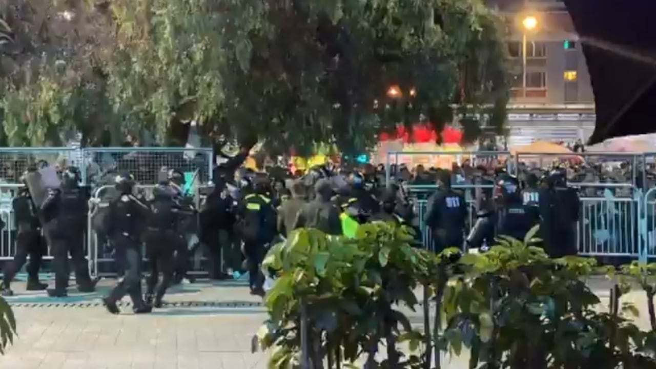 Disturbios en medio del homenaje a Yeison Jiménez.