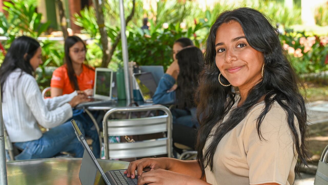 Más de 1700 jóvenes podrán acceder a estudios superiores con Mi Cali Beca