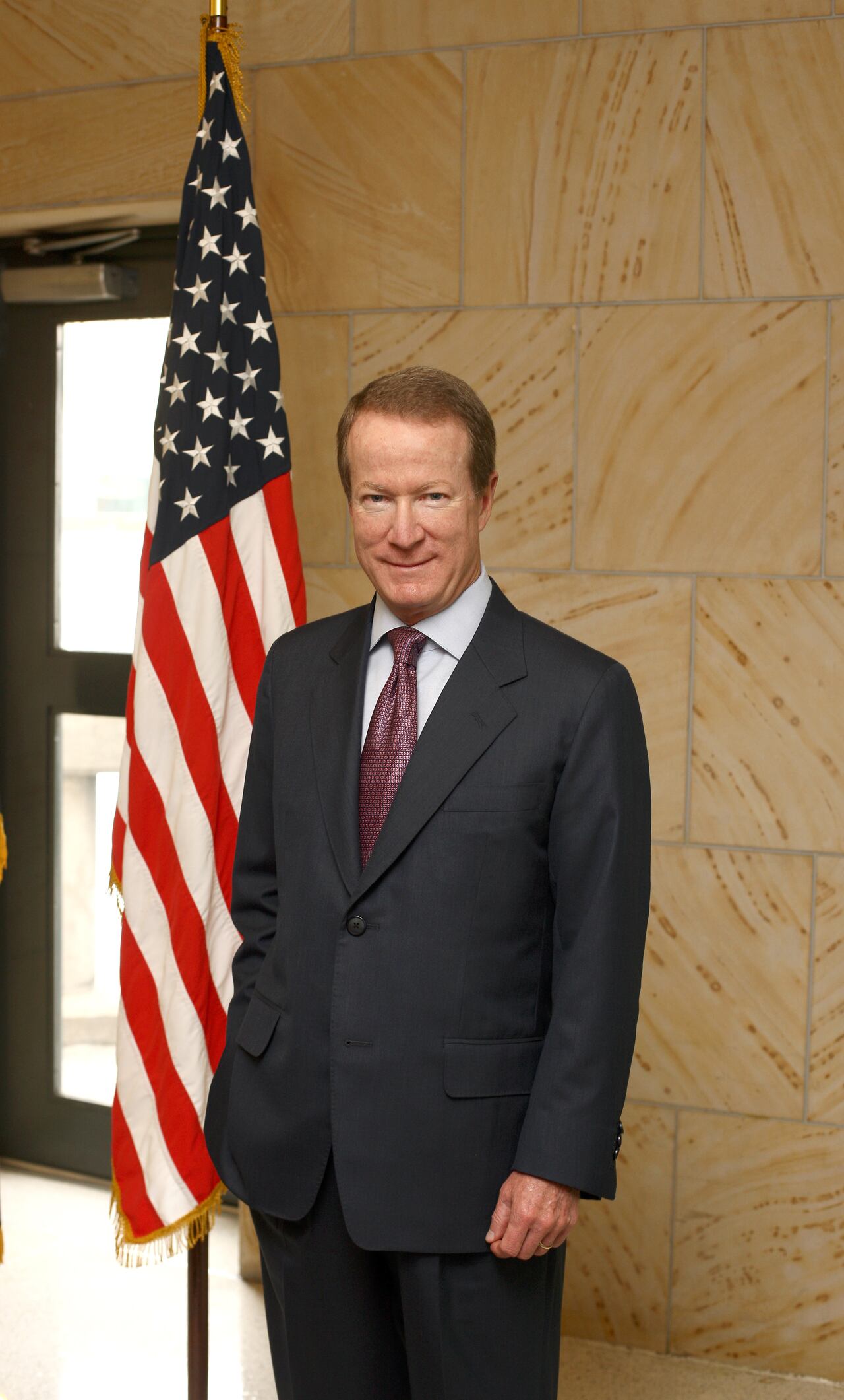 WILLIAM BROWNFIELD
EMBAJADOR DE ESTADOS UNDOS EN COLOMBIA