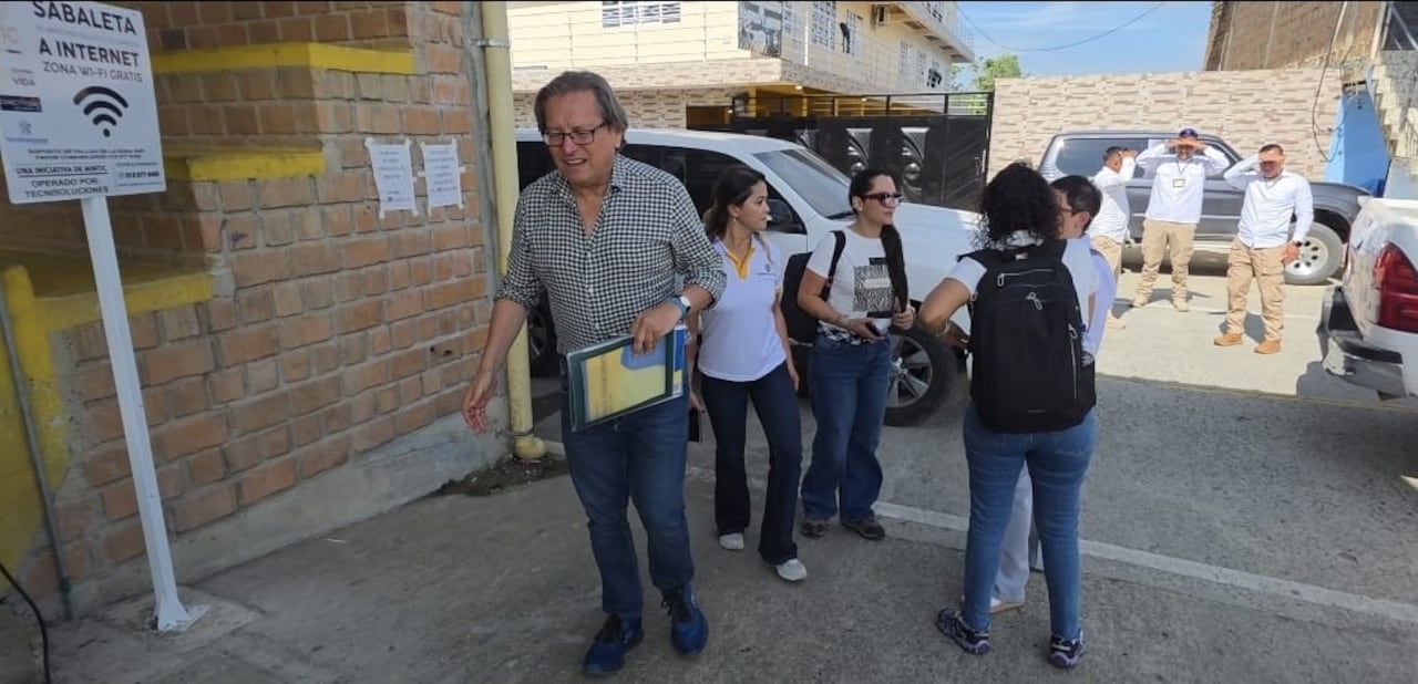 La delegación del Gobierno realiza consultas con el alto comisionado para la paz, Otty Patiño, y otras instituciones para avanzar en temas clave de la mesa de diálogo.