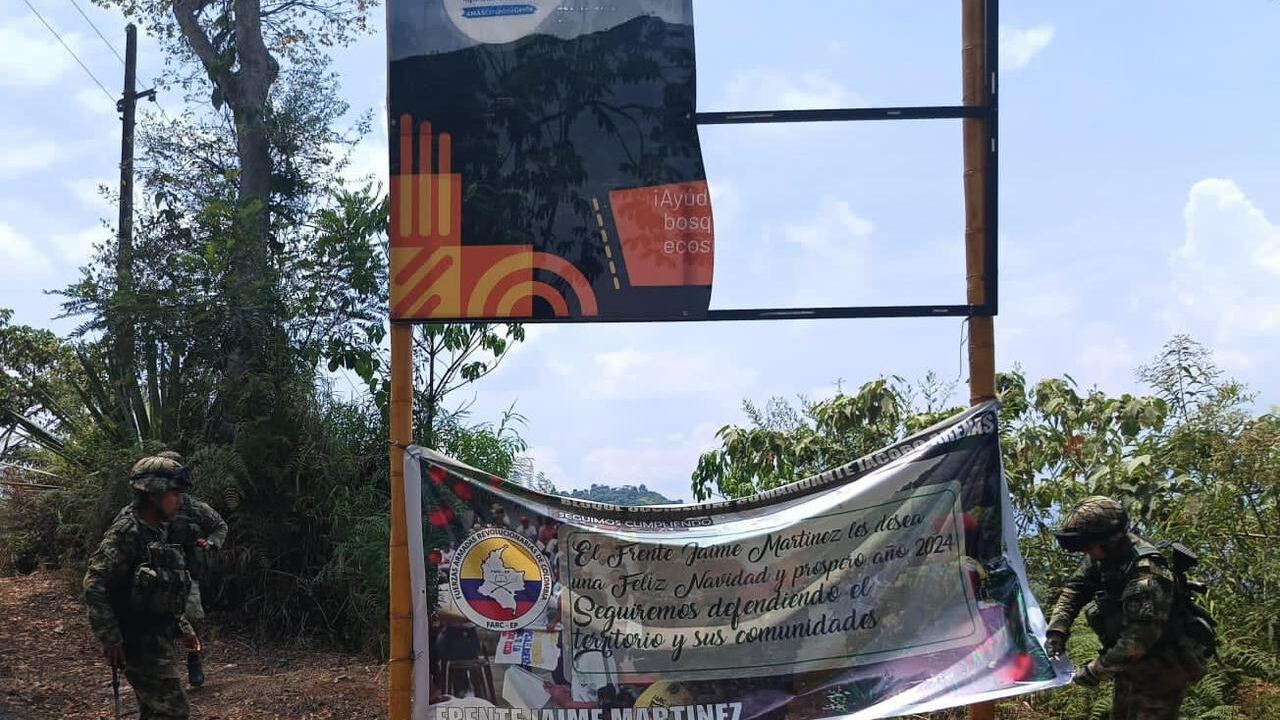 Los uniformados de la Tercera Brigada lograron desmontar vallas alusivas a grupos armados ilegales como el Frente Jaime Martínez, que generaban zozobra en el corregimiento de La Ampudia.