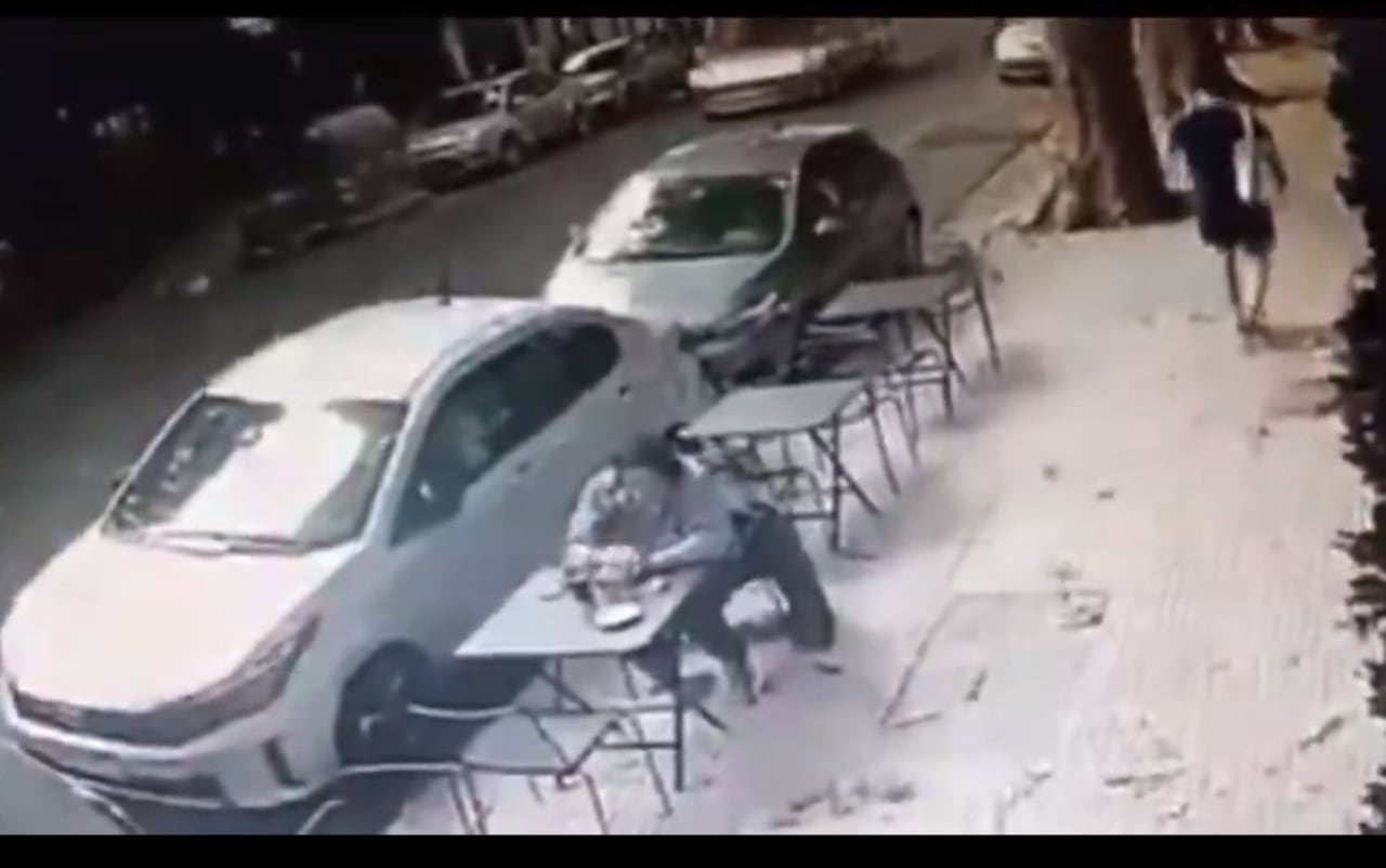 Vidrio cayó sobre hombre en Argentina