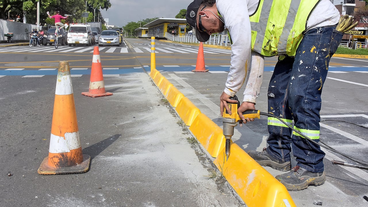 Cambio de taches en varios puntos de la ciudad. Carrera primera con 44.
