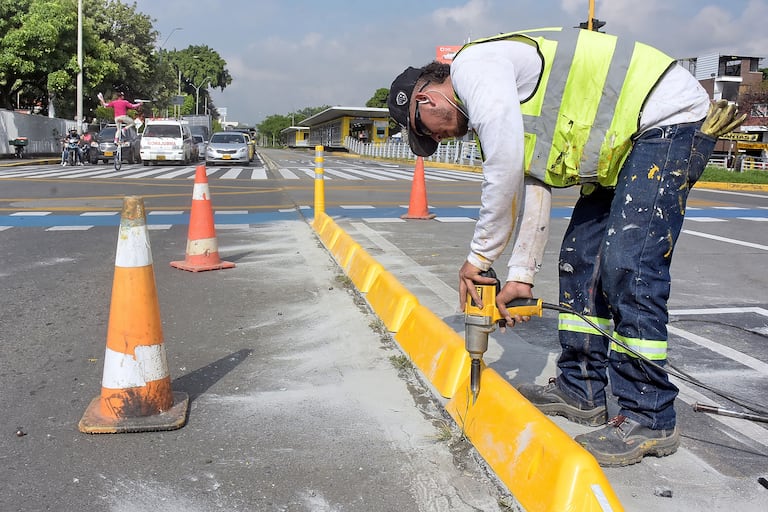 Cambio de taches en varios puntos de la ciudad. Carrera primera con 44.