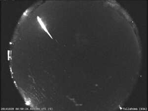 Esta imagen de 2014 proporcionada por la Nasa muestra las Táuridas, una lluvia anual de meteoritos, registrada por la estación All Sky Fireball Network de la NASA en Tullahoma, Tennessee.