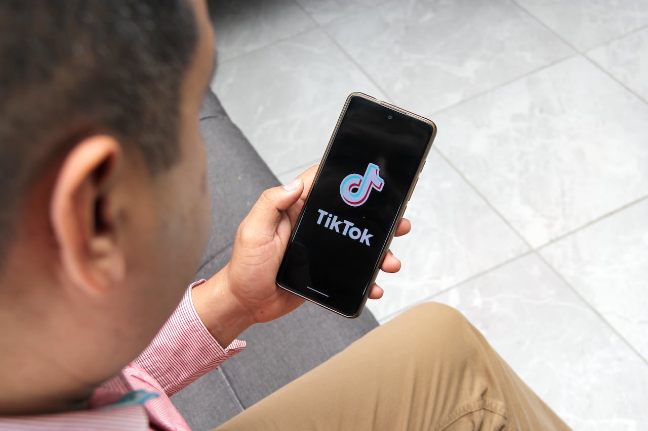 Francia abrió una investigación a la red social Tik Tok por posible inducción al suicidio.