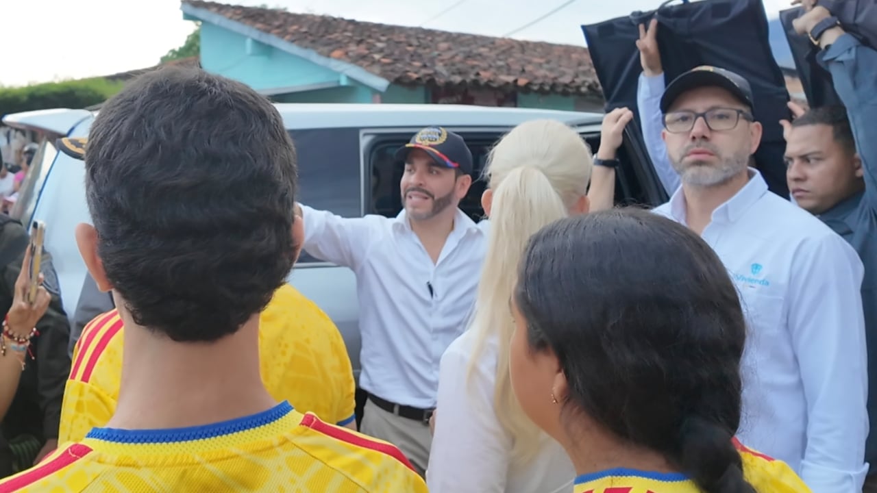 El presidente Abelardo De La Espriella recorrió zonas afectadas del Valle del Cauca tras el terremoto de magnitud 7,4 ocurrido el 10 de agosto.