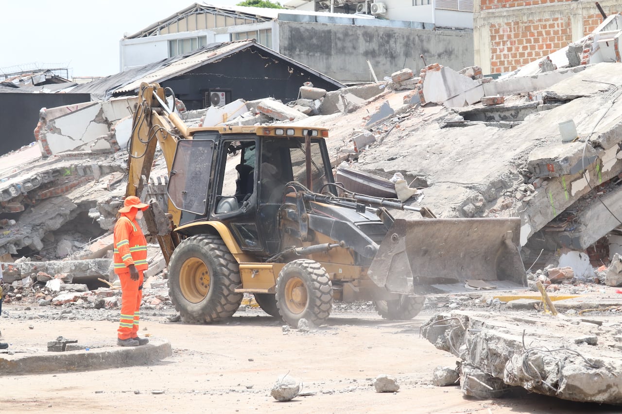 Terremoto en Cali afectaciones y demolición de estructuras colapsadas en la calle quinta con 44