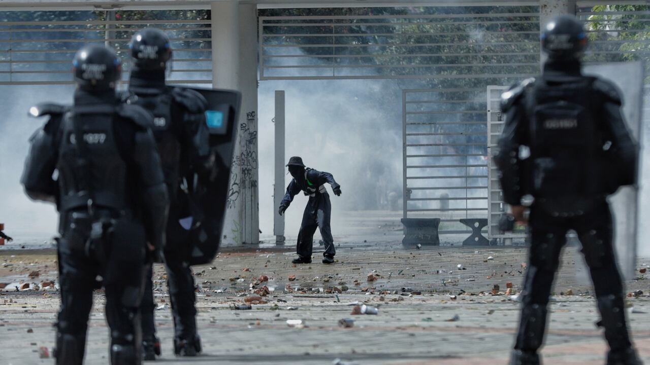 Enfrentamiento en la Universidad Nacional