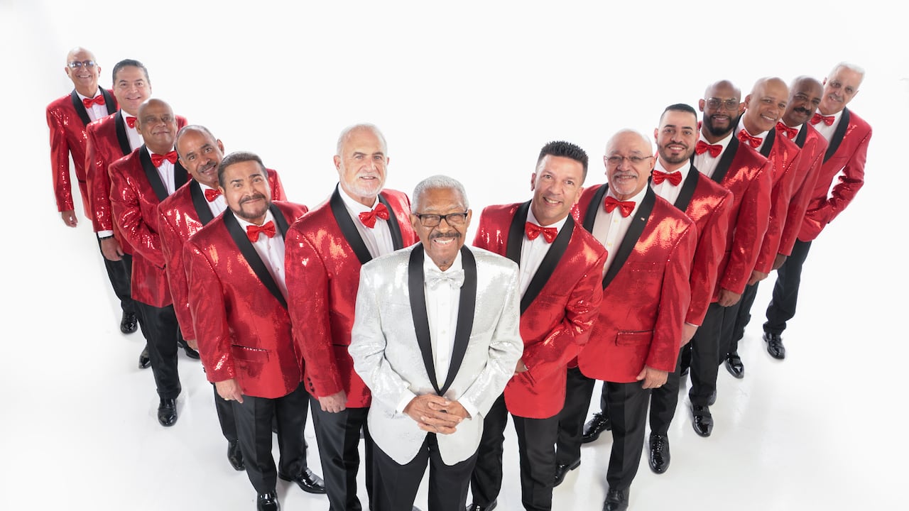 EL GRAN COMBO DE PUERTO RICO: Desde su fundación, el 26 de mayo de 1962, El Gran Combo de Puerto Rico cultiva un espacio importante en el cancionero puertorriqueño y antillano, destacándose como una de las pocas instituciones musicales que asumen la representación social e histórica del desarrollo de la modernidad melódica, transitando por la interpretación de ritmos como bomba, guaracha, merengue, boogaloo, jala-jala, bolero, tango y, por supuesto, salsa. Es, sin dudas, seña de la identidad nacional puertorriqueña y afrocaribeña que se nutre de la rica tradición cultural que emerge y se consolida en la última mitad del siglo XX y que permanece fortalecida hasta el presente.
