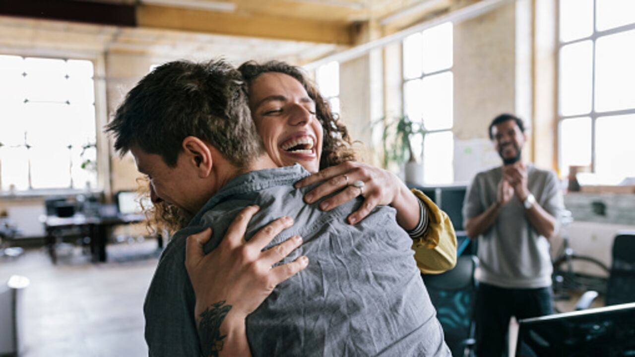 El éxito en la vida significa que las personas se encargan de lograr sus objetivos y metas personales.