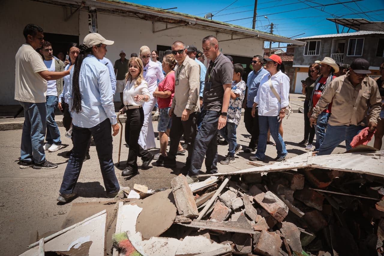 Escombros en Zarzal, Valle del Cauca, tras el terremoto del 10 de agosto de 2026.