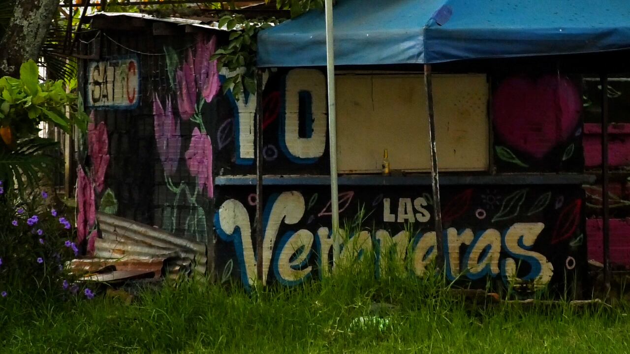 Las Veraneras está ubicado en la Comuna 18 de Cali, en zona de ladera.