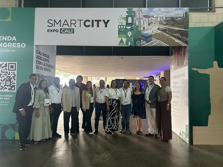 La Universidad Santiago de Cali presentó proyectos científicos, tecnológicos y creativos durante el Smart City Expo Cali 2026.