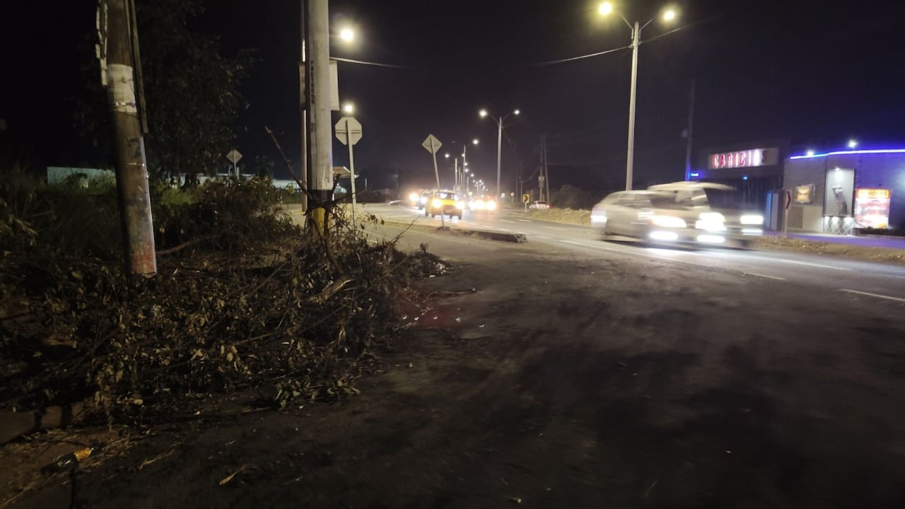 Vía Cali-Candelaria de noche
