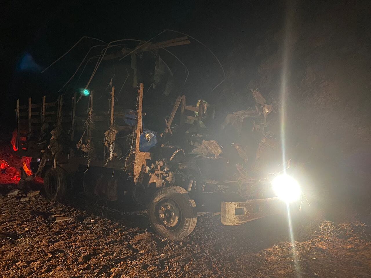 Vehículo del Ejército atacado con explosivos por las disidencias.