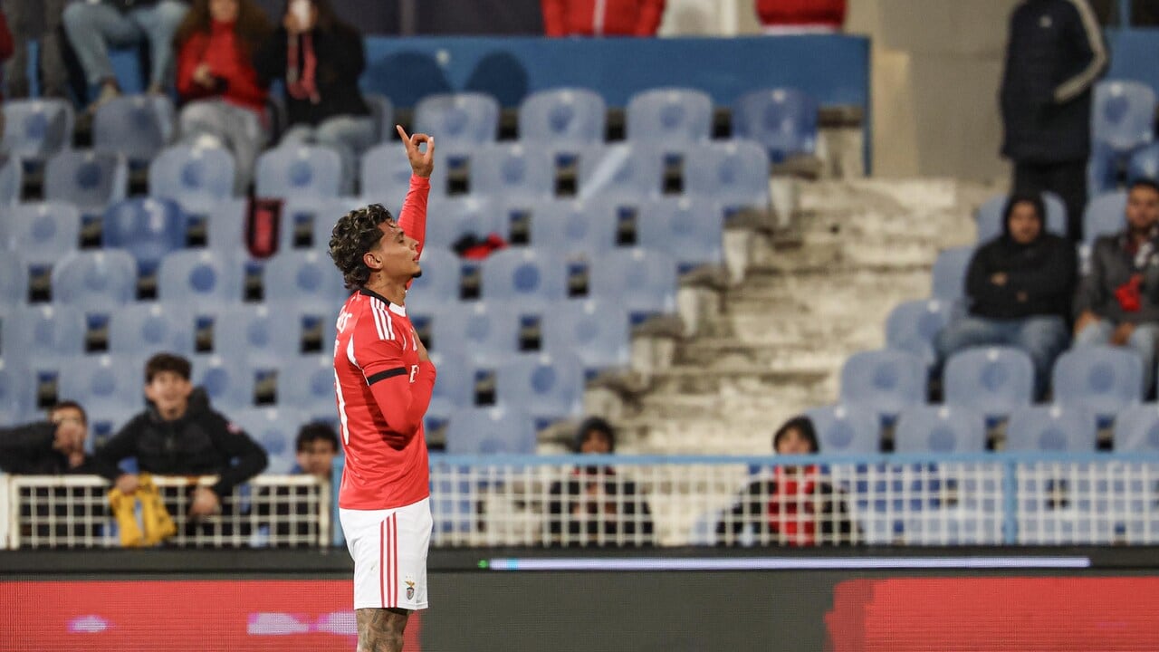 Richard Ríos celebra su primer gol con el Benfica en la Copa de Portugal.