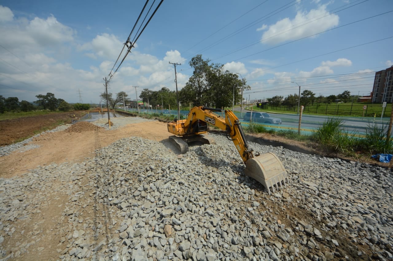 La obra contempla la instalación de iluminación en toda la doble calzada, en coordinación con Emcali y Celsia.