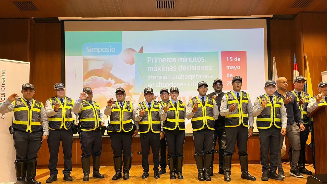 Agentes del grupo GRIS de la Secretaría de Movilidad de Cali recibieron un reconocimiento por su apoyo en el traslado oportuno de órganos hacia centros asistenciales de la ciudad.