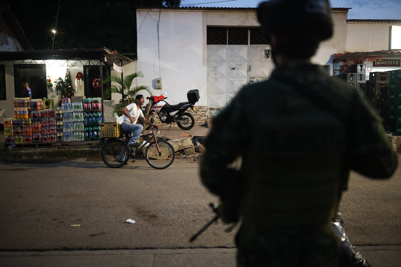Dispositivo de seguridad Ejército Nacional, en el puente internacional Francisco de Paula Santander, en Cúcuta Norte de Santander.