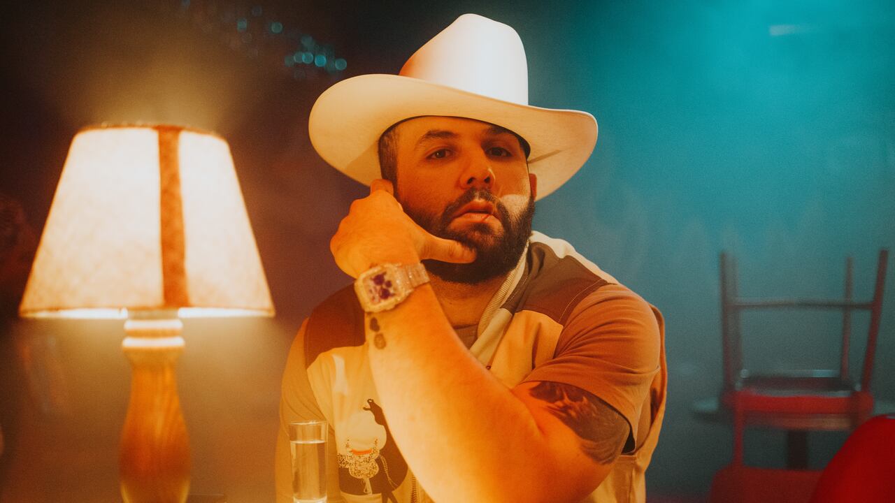 Carín culminó su gira ‘Colmillo de Leche Tour’ con 38 shows
en EEUU., en el Crypto.com Arena (Los Ángeles), el Prudential Center (Newark), Toyota Center (Houston) y el Kaseya Center (Miami).