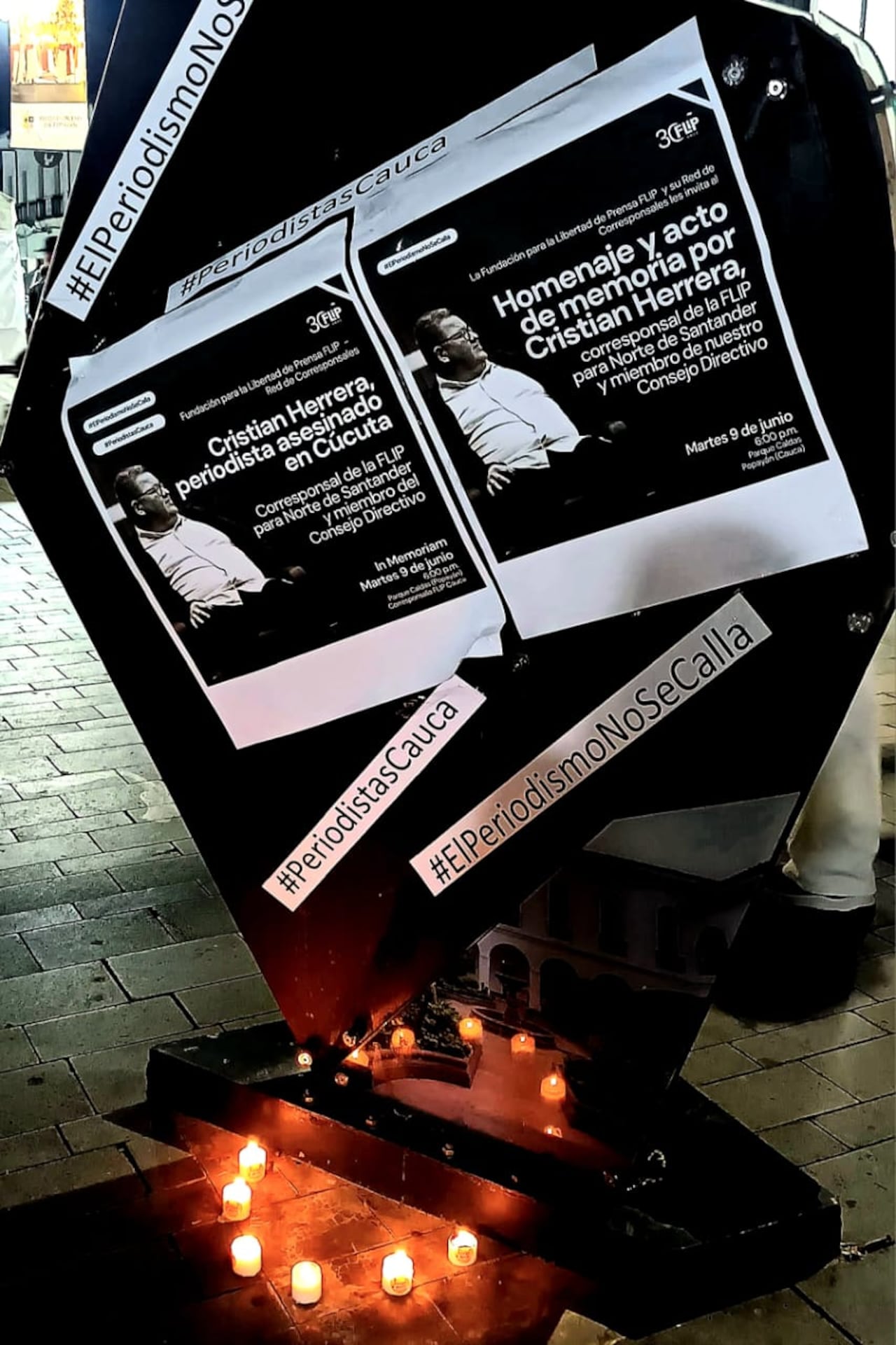 Comunicadores y ciudadanos se congregaron en el parque Caldas de Popayán para rechazar el asesinato del periodista Cristian Herrera y exigir garantías para el ejercicio de la prensa en Colombia.
