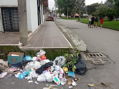 En Popayán ya empiezan a formarse los montículos de basura en las vías, esquinas y otros sitios públicos, como reportan los mismos ciudadanos.
