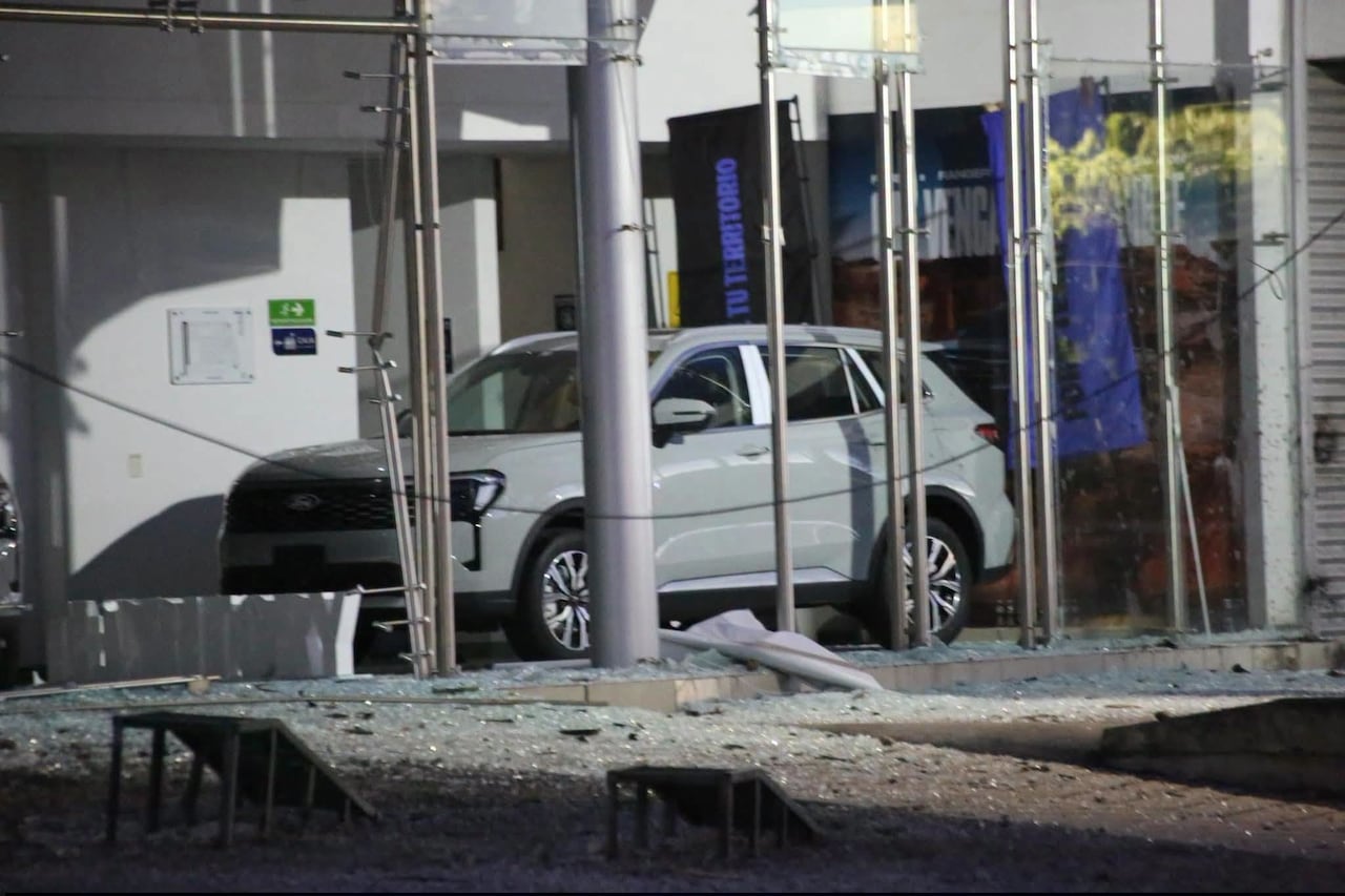 Ataque en Cúcuta con carrobomba en la madrugada de este sábado 1 de agosro, son más de quince policías heridos.