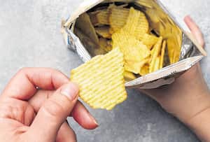 Papas fritas, comida chatarra, imagen de referencia.