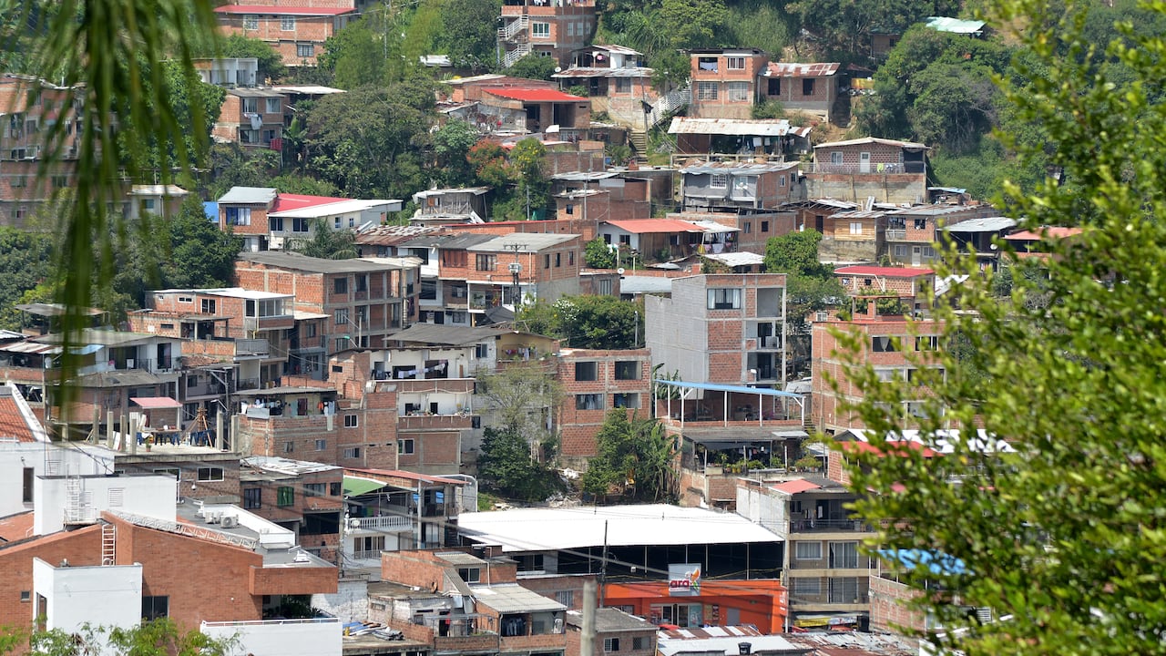 Invasiones en Cali, parte posterior a las 3 cruces.