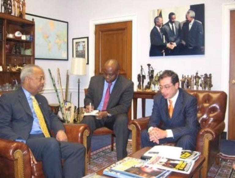 Petro escribe sentido mensaje a Jesse Jackson, líder de los derechos civiles.