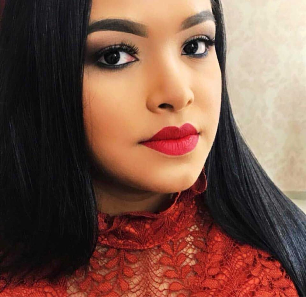 La muerte de la influencer brasileña Roseli Fernandes de Oliveira Romeiro Vieira, de 48 años, ha generado conmoción en Brasil