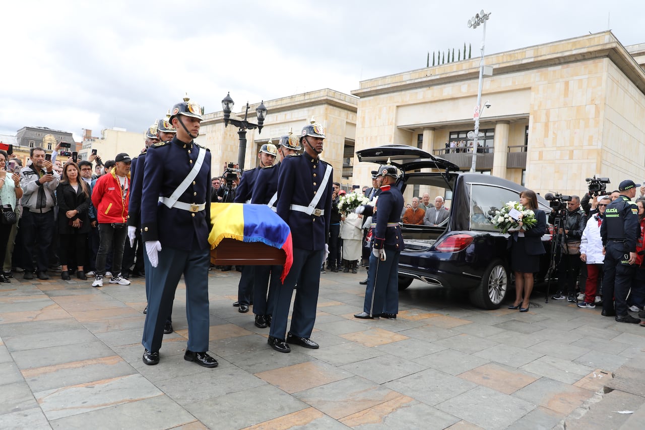 En la Catedral Primada de Colombia, se adelanta la eucaristía de honras fúnebres de Germán Vargas Lleras