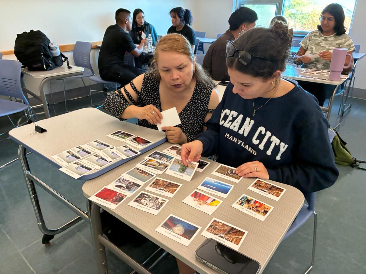 Esta propuesta promueve el uso de herramientas tecnológicas para fortalecer redes académicas y sociales que favorecen la equidad en el aprendizaje y el intercambio de conocimientos desde los territorios rurales del Cauca hacia el mundo.