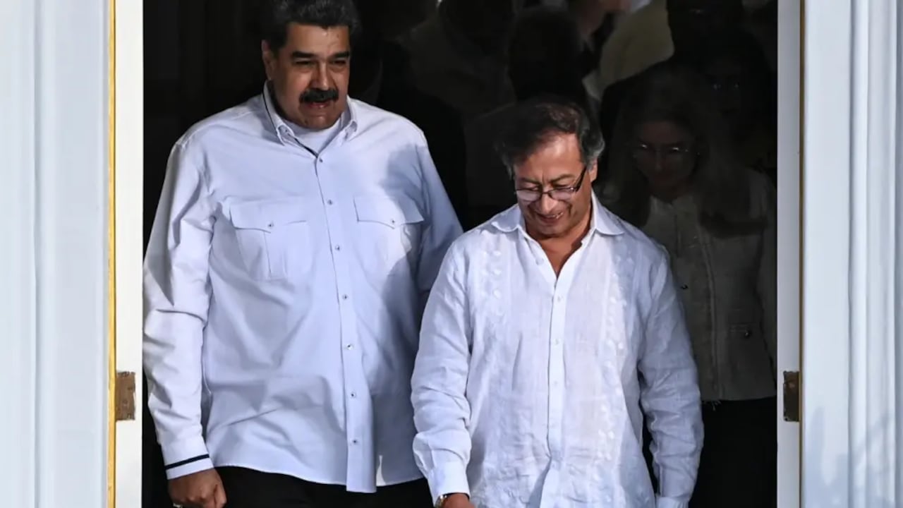 El presidente de Venezuela, Nicolás Maduro, expresó su respaldo a Gustavo Petro, luego de que el mandatario colombiano denunciara la existencia de un supuesto plan para atacar su avión con misiles.