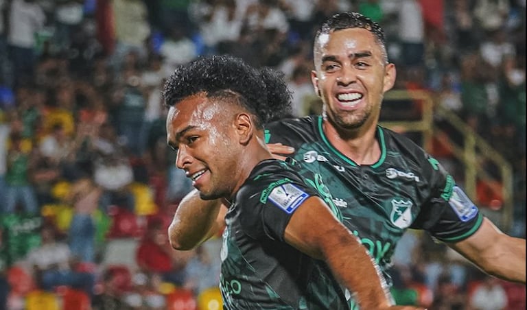 Johan Martínez celebra tras marcar el primer tanto de la victoria del Deportivo Cali contra Llaneros de Villavicencio por la fecha 9 del segundo semestre de la Liga Colombiana 2026.