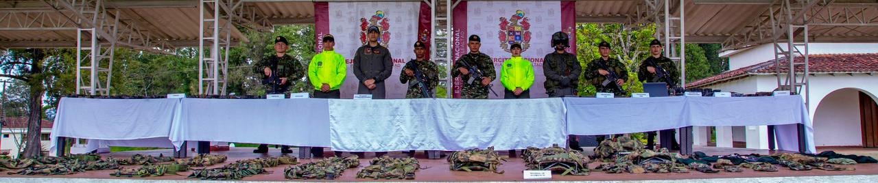 Integrantes del Ejército Nacional incautaron un arsenal de guerra que pertenecería a la Estructura Diomer Cortés de la Segunda Marquetalia, en el corregimiento El Sinaí, Argelia, Cauca.
