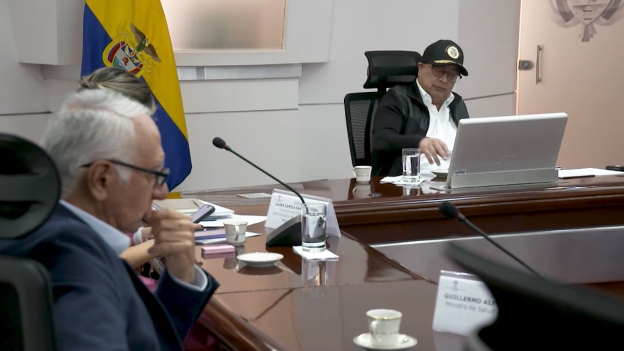 Presidente Gustavo Petro reunido con representantes de EPS intervenidas