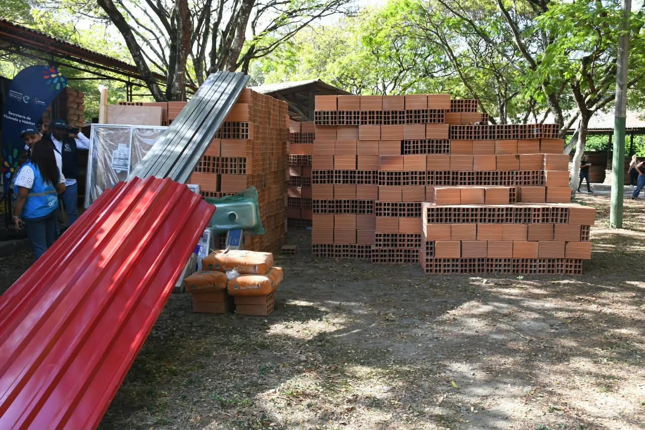 La exoneración tendrá una vigencia de seis meses y el Gobierno departamental deberá presentar informes trimestrales a la Asamblea sobre los contratos ejecutados bajo esta medida.