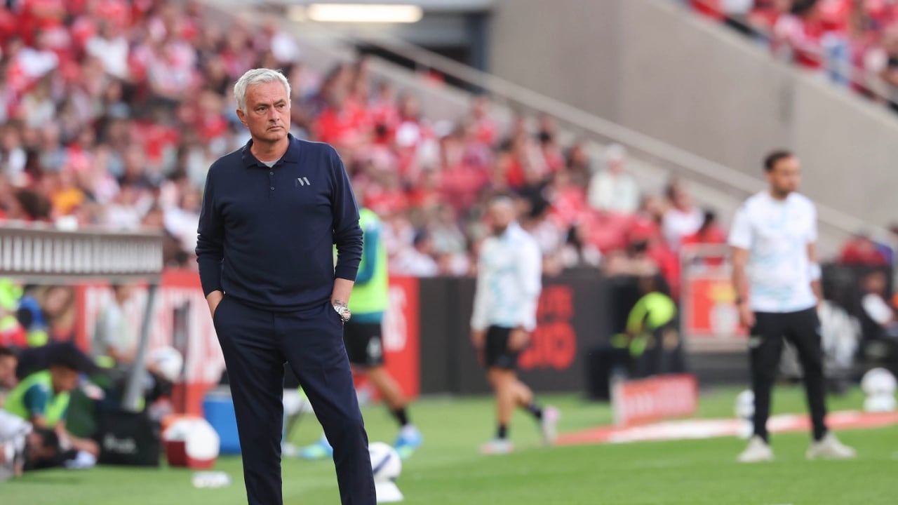 José Mourinho durante un partido con el Benfica de Portugal.