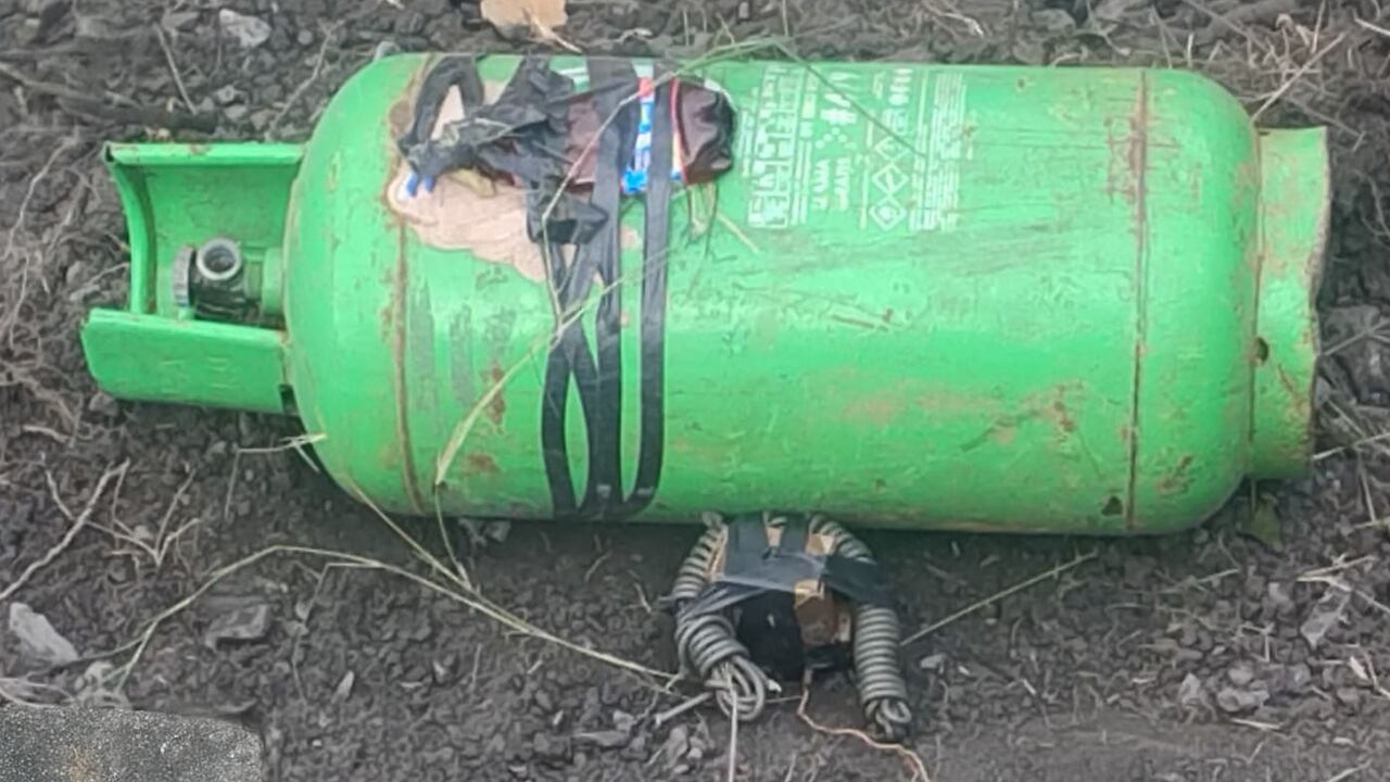 Desactivan explosivos en la vía Popayán-Pasto