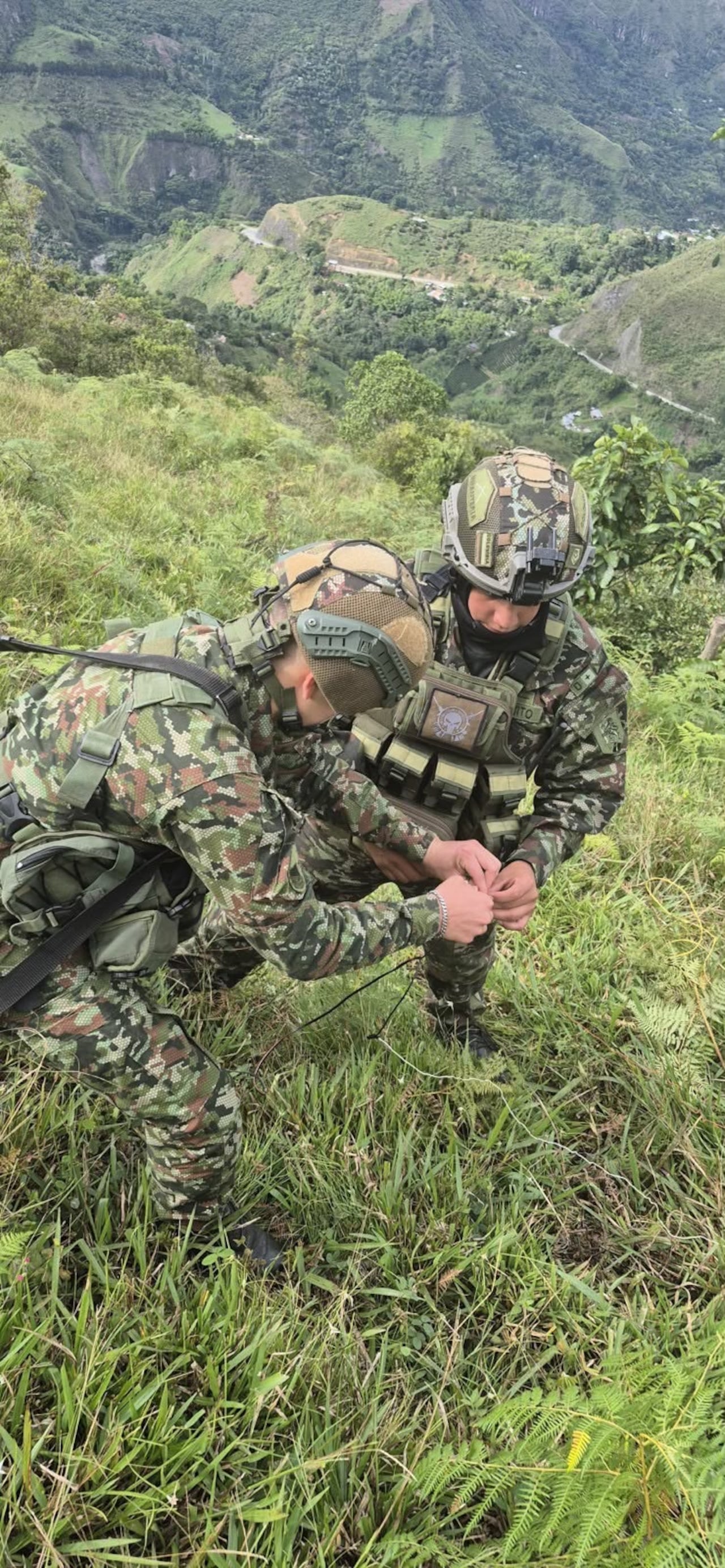 Durante la última semana, las unidades de la Tercera División neutralizaron 40 artefactos explosivos en municipios como Inzá, López de Micay y Argelia, en desarrollo de operaciones de control territorial y desminado operacional.
