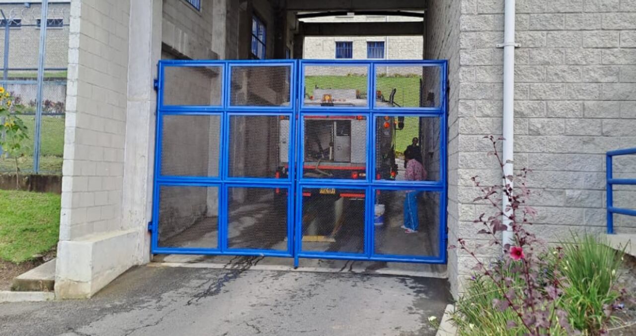 Entrada a la cárcel El Pedregal de Medellín.