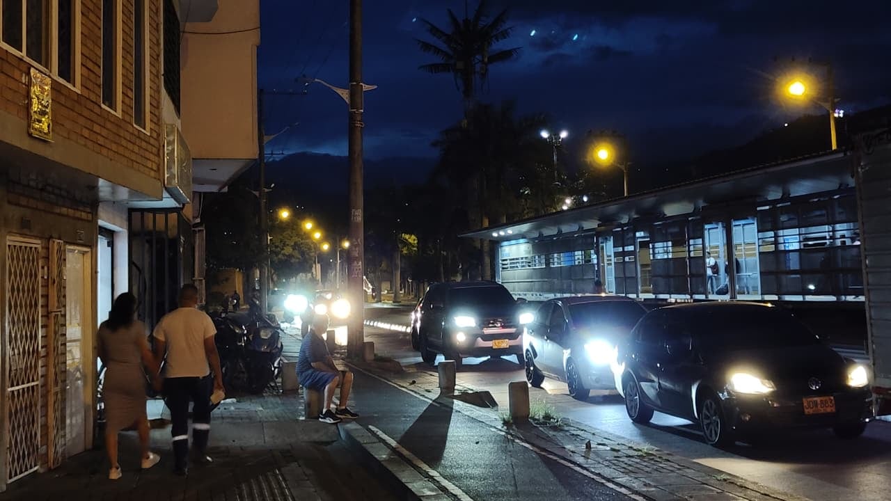 Vecinos piden mayor intervención de las autoridades ante los continuos episodios que alteran el orden público en la zona.