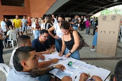 En el puesto de votación de la Universidad Autónoma de Occidente hay 41 mesas y están habilitadas para votar 9621 personas.